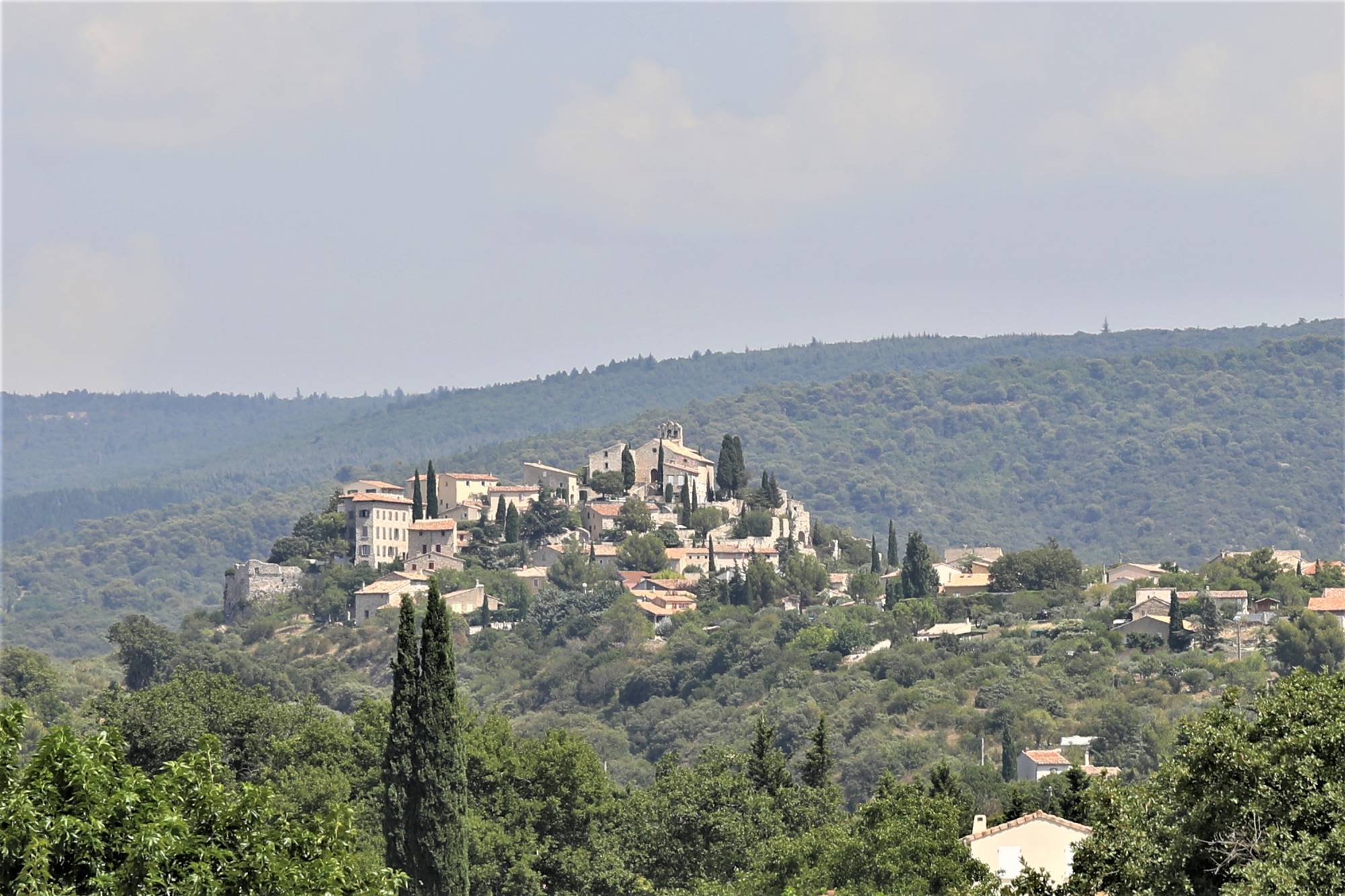 Le riche patrimoine de Méthamis, village perché des monts de Vaucluse
