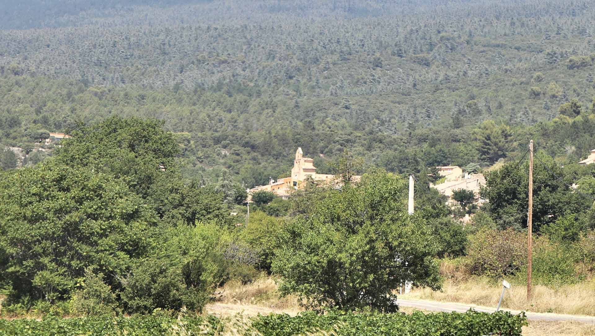 Flassan, un petit village au pied du mont Ventoux
