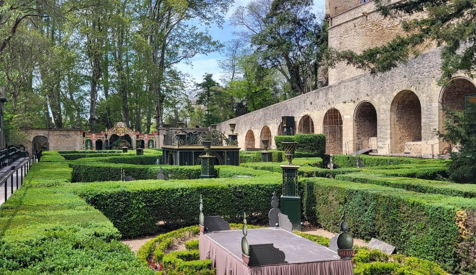 Les jardins de Le Notre du château de La Barben