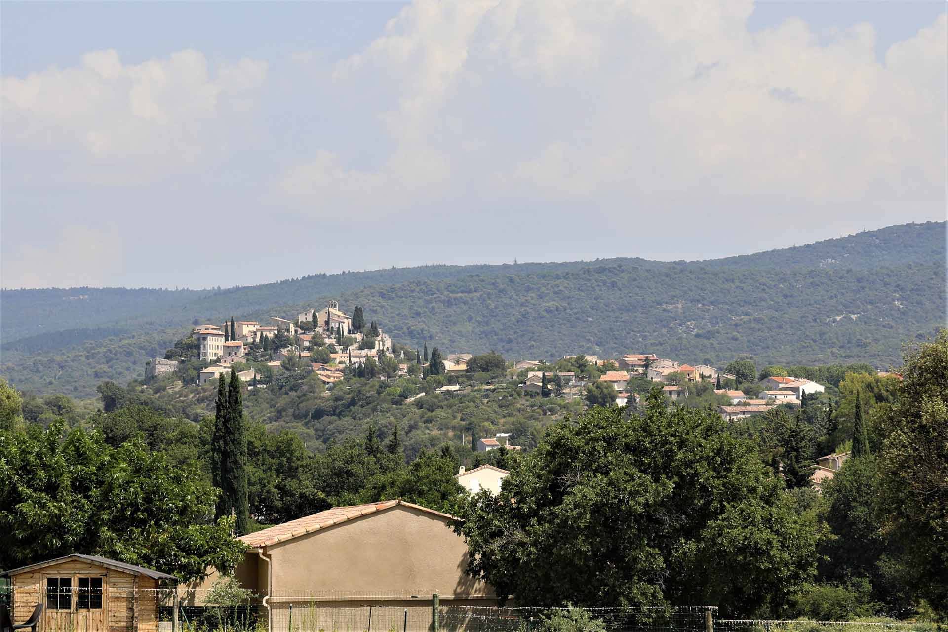Méthamis, un joli village perché entre le mont Ventoux et le Luberon