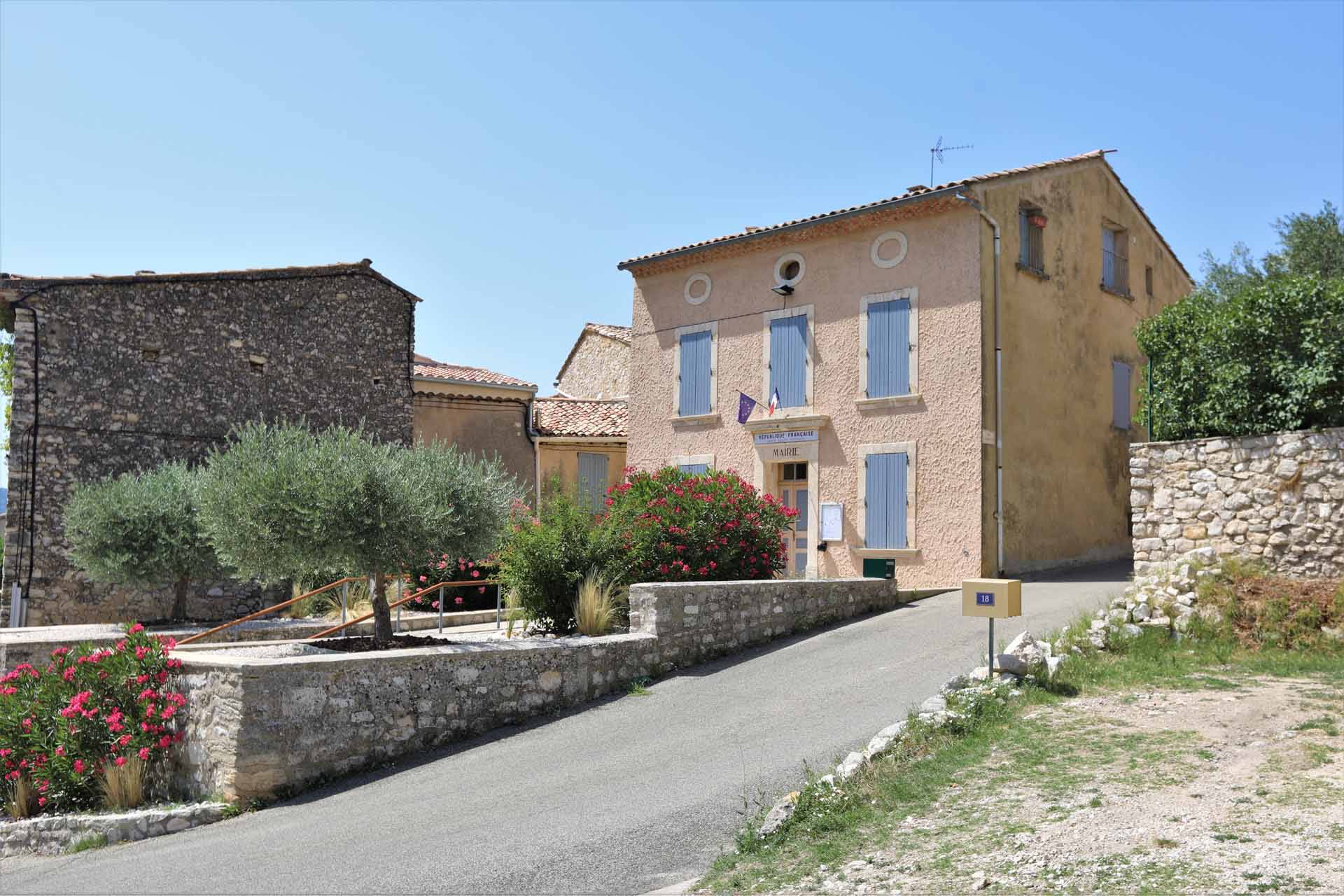 Méthamis, un joli village perché entre le mont Ventoux et le Luberon