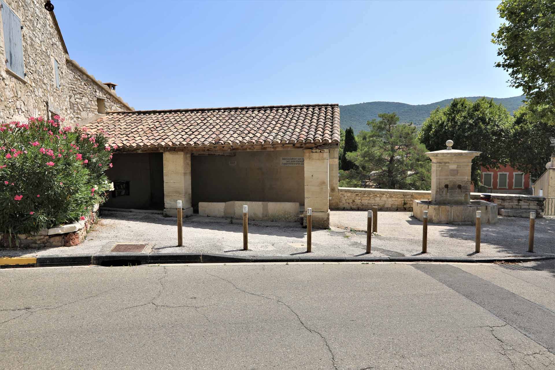 Le riche patrimoine de Méthamis, village perché des monts de Vaucluse
