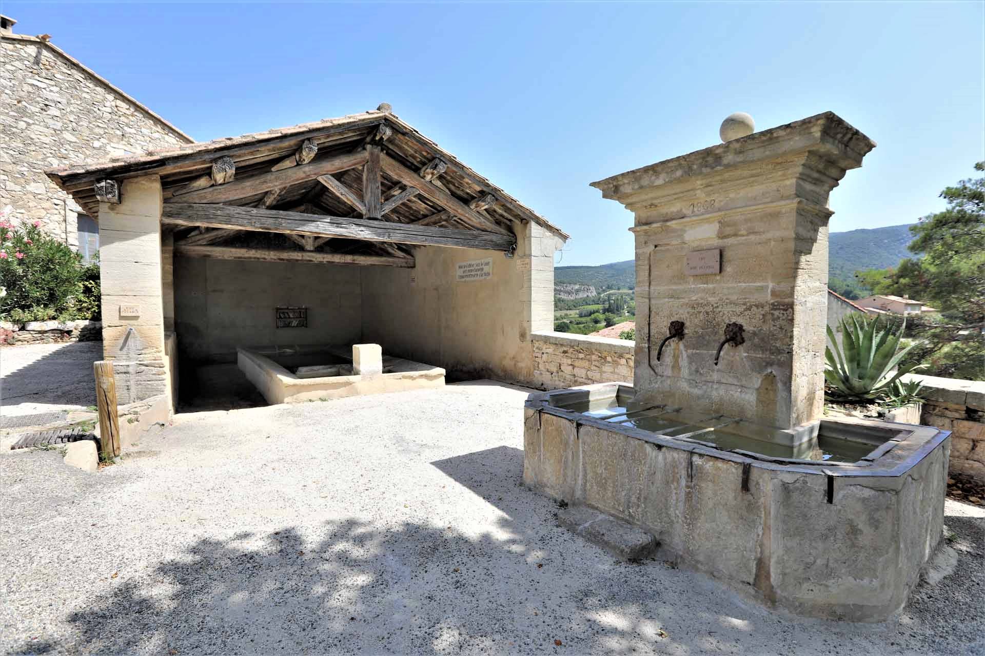 Méthamis, un joli village perché entre le mont Ventoux et le Luberon