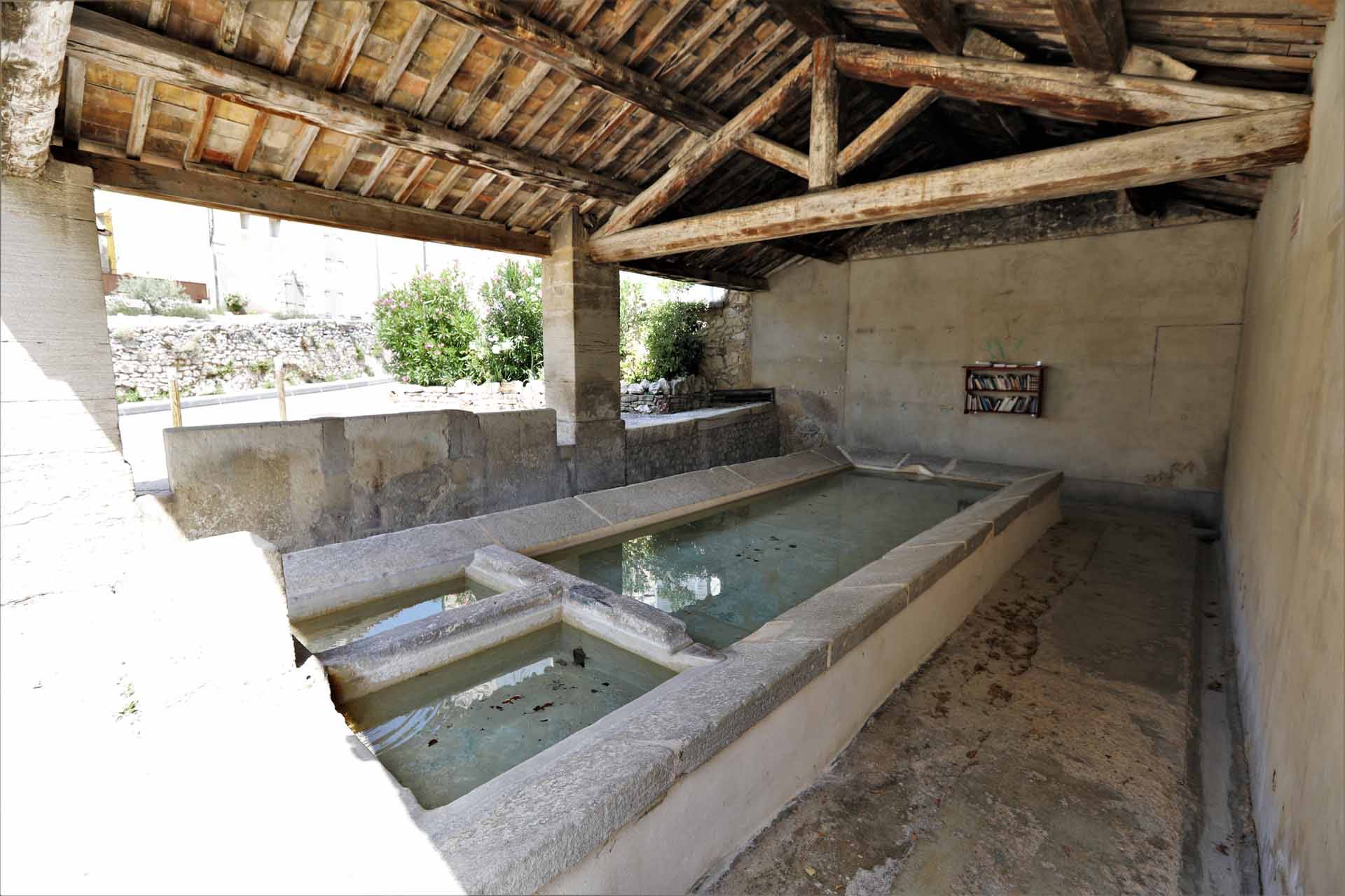 Méthamis, un joli village perché entre le mont Ventoux et le Luberon