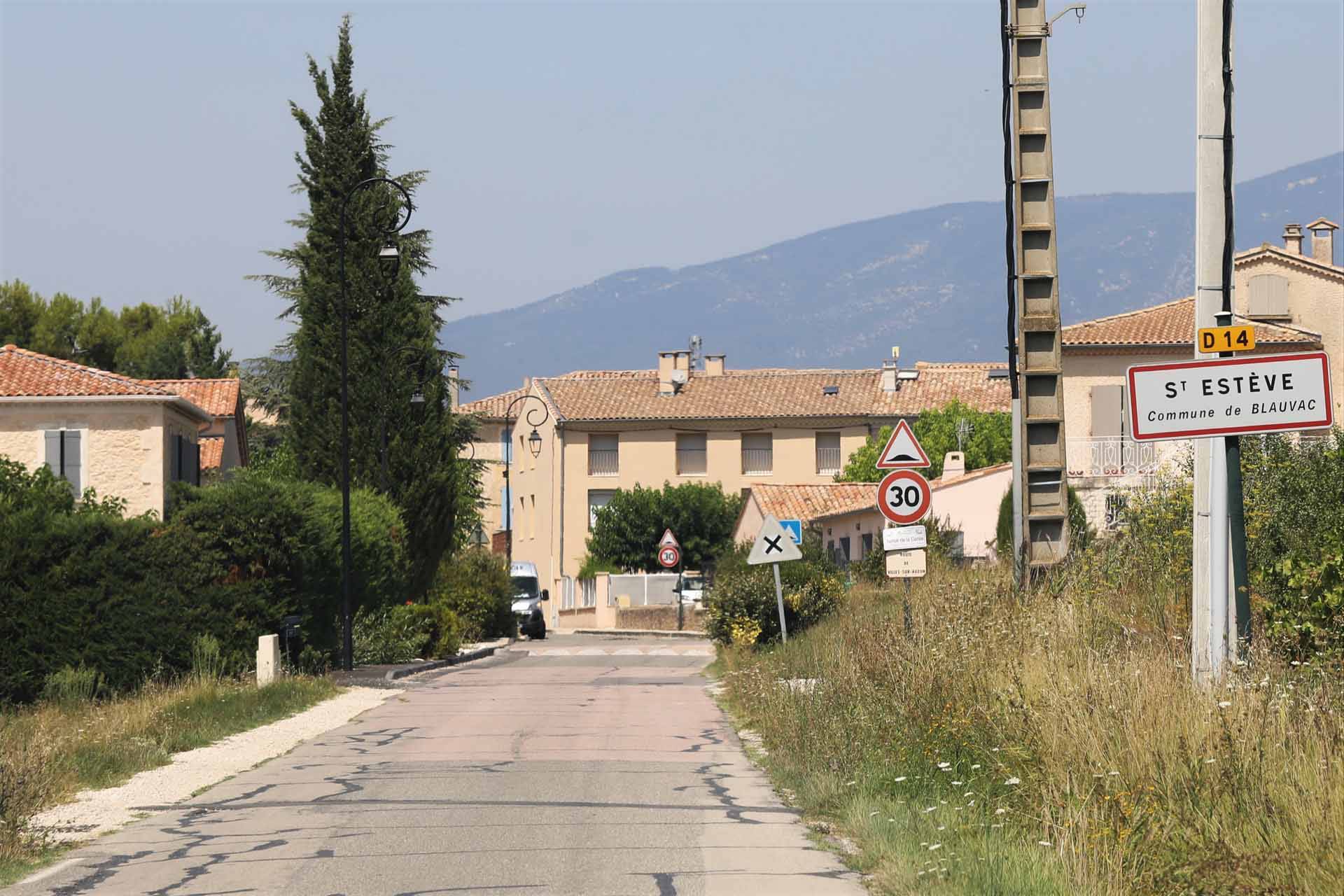 Blauvac, au sud du mont Ventoux, proche de Carpentras