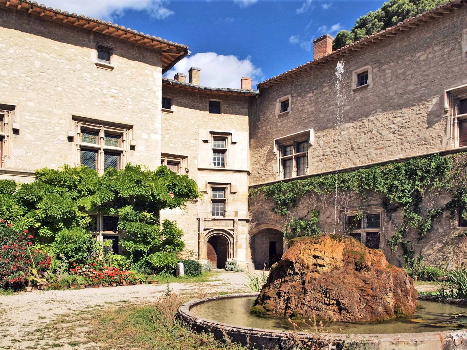 Saint-Didier, entre Carpentras, Pernes-les-Fontaines et Venasque