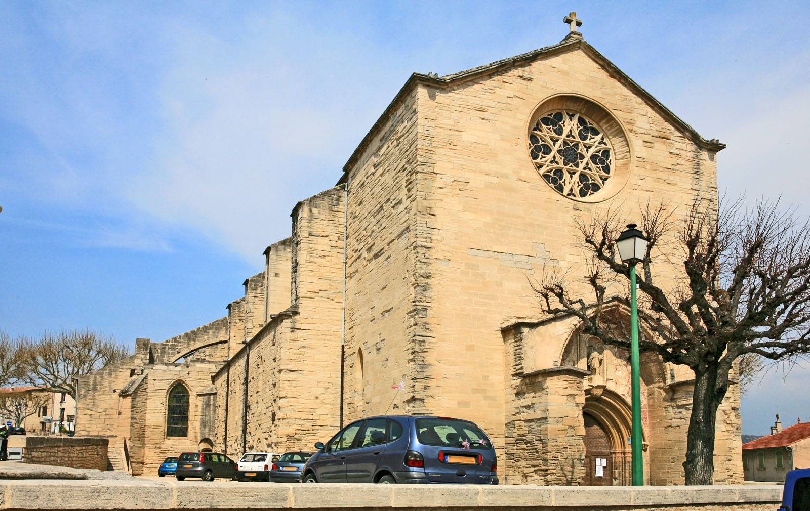 Caromb, petite ville entre les Dentelles, le Ventoux et Carpentras