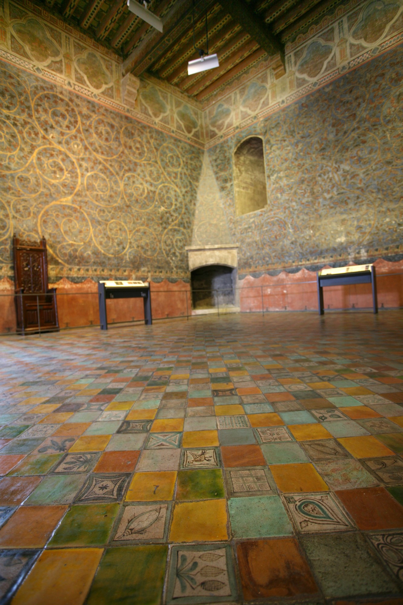 Le Palais des Papes, la chambre du cerf