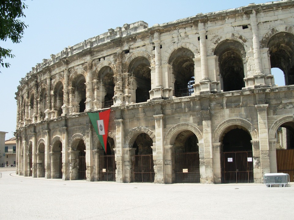 NIMES, ancienne ville romaine au riche patrimoine, la capitale du Gard