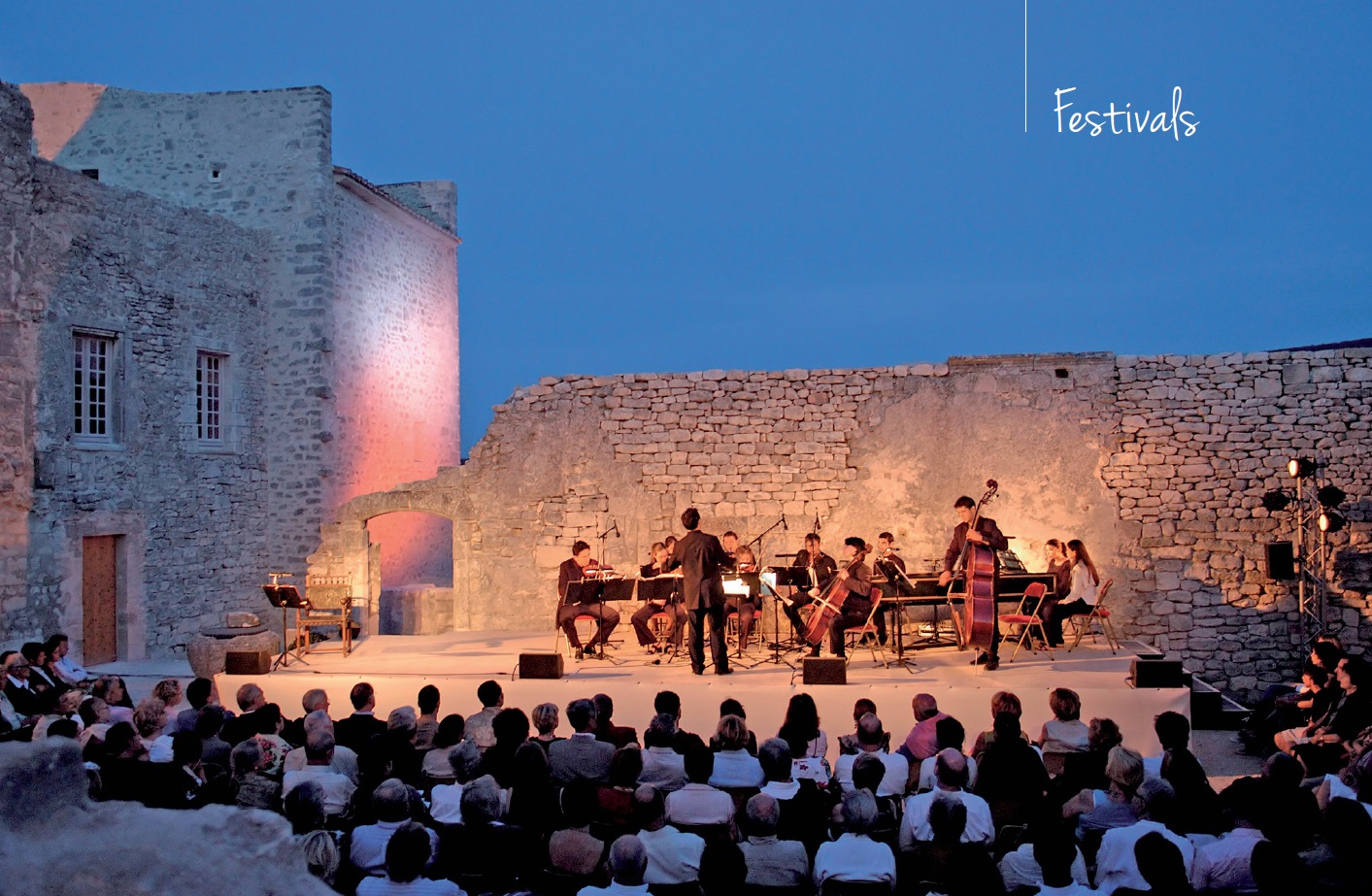 Festival de Lacoste Pierre Cardin été Bonnieux Goult musique théâtre opéra