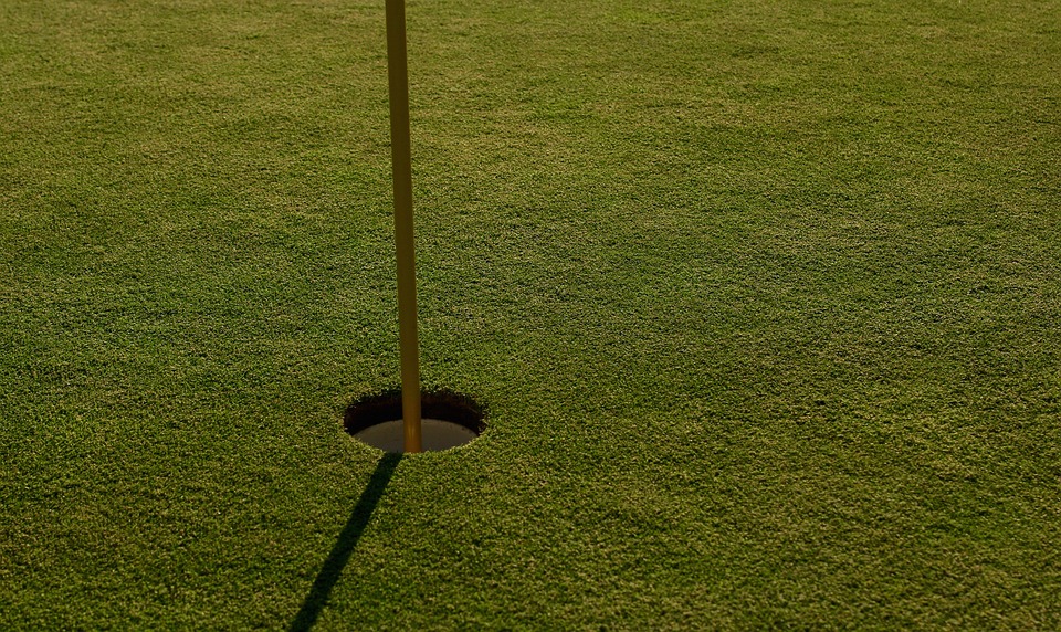 Golf hole