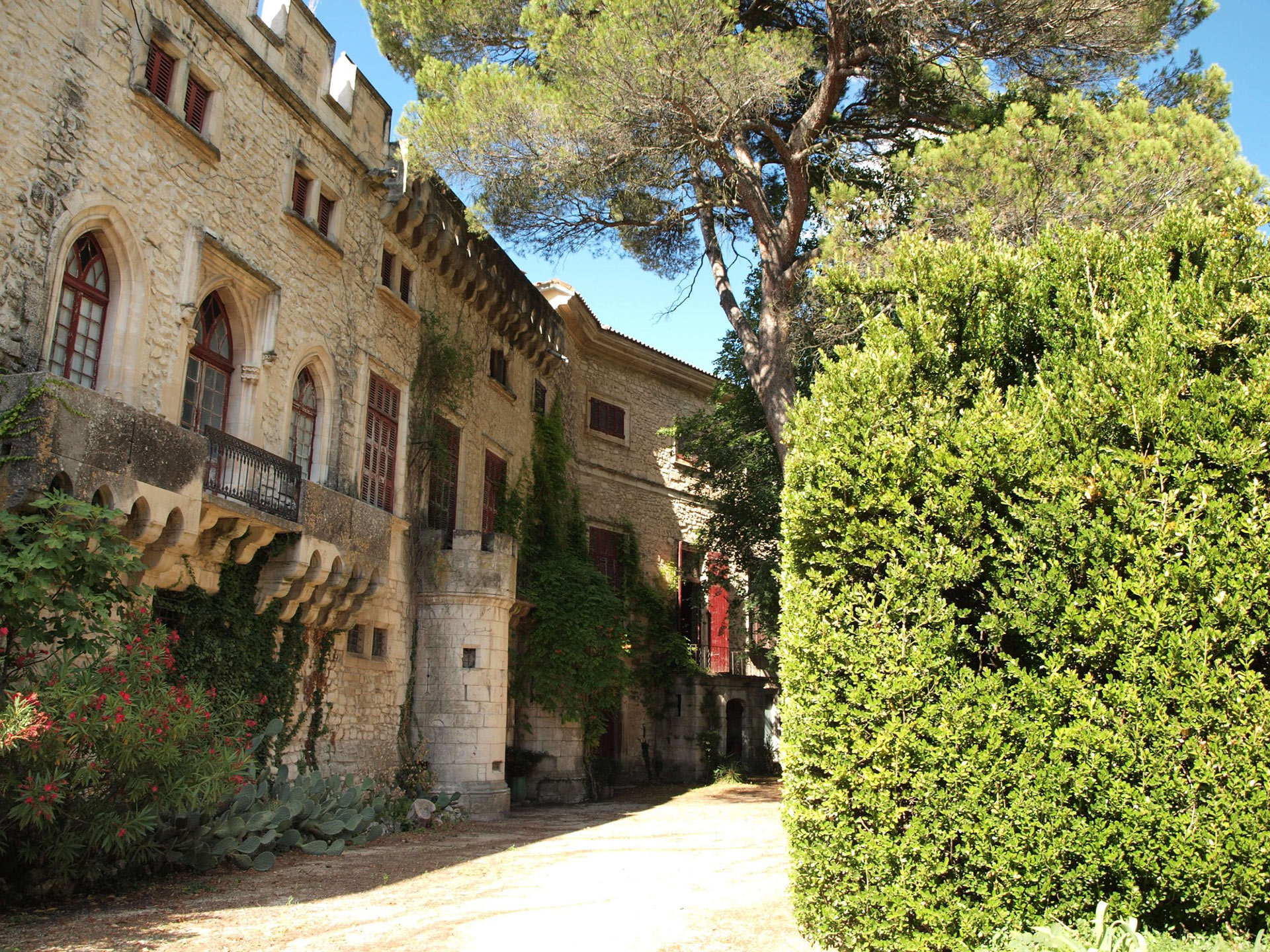 Château proche du mont Ventoux, Vaucluse