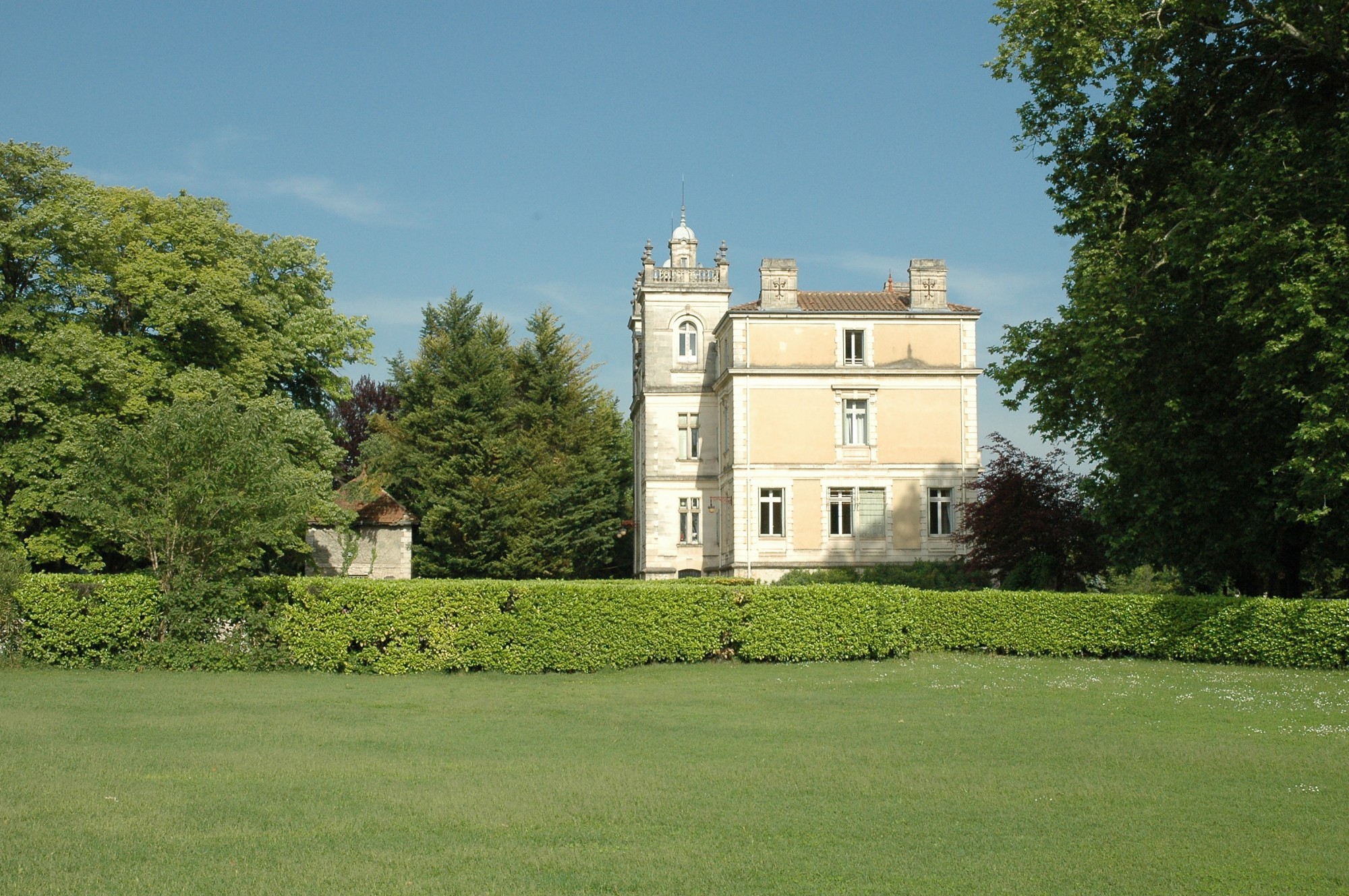 Le chateau des trois fontaines à Pernes-les-Fontaines