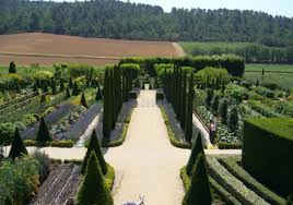 Château de Val Joanis, perspective sur le jardin