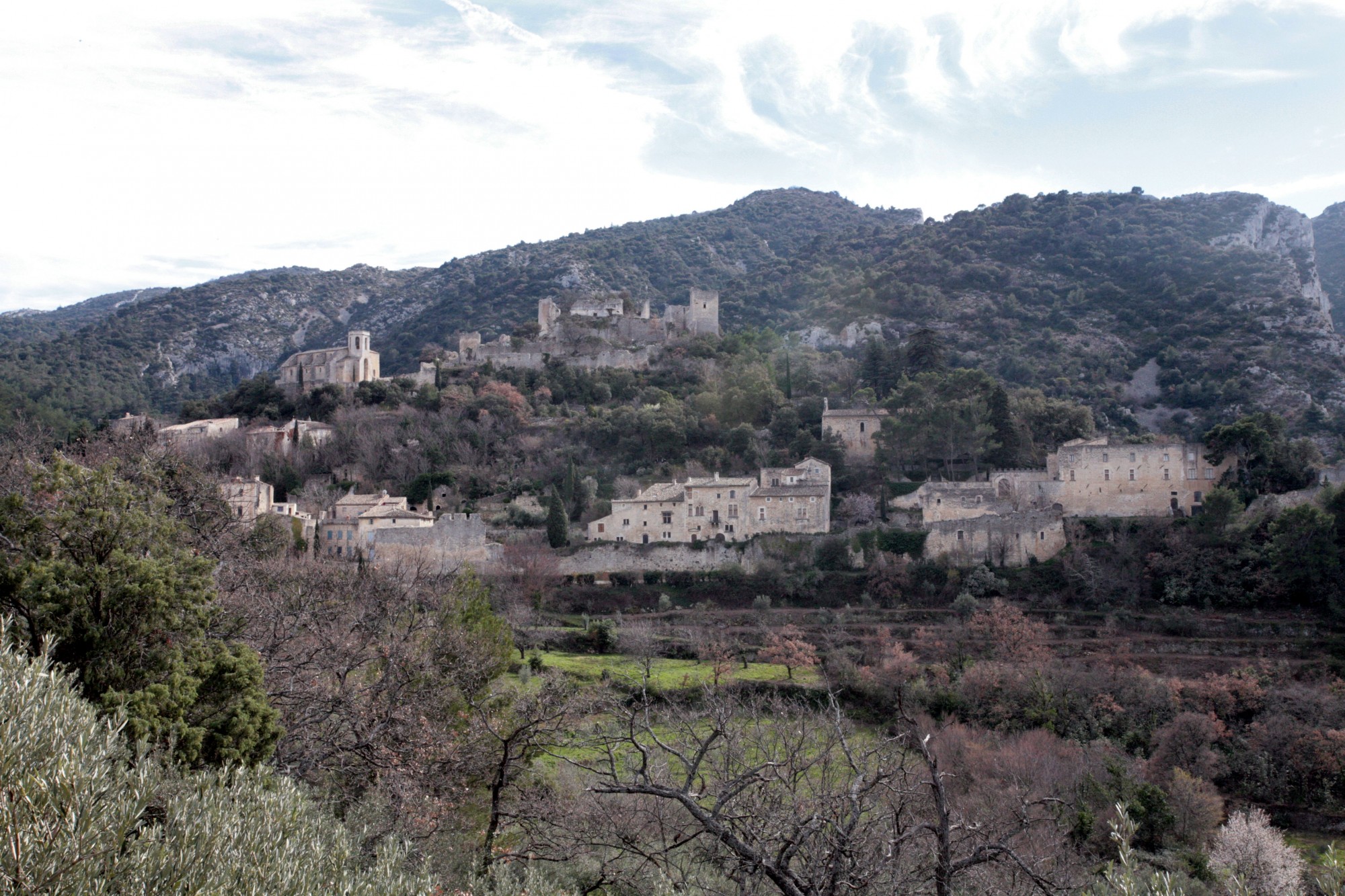 Le village d'Oppède-le-Vieux dans le Luberon