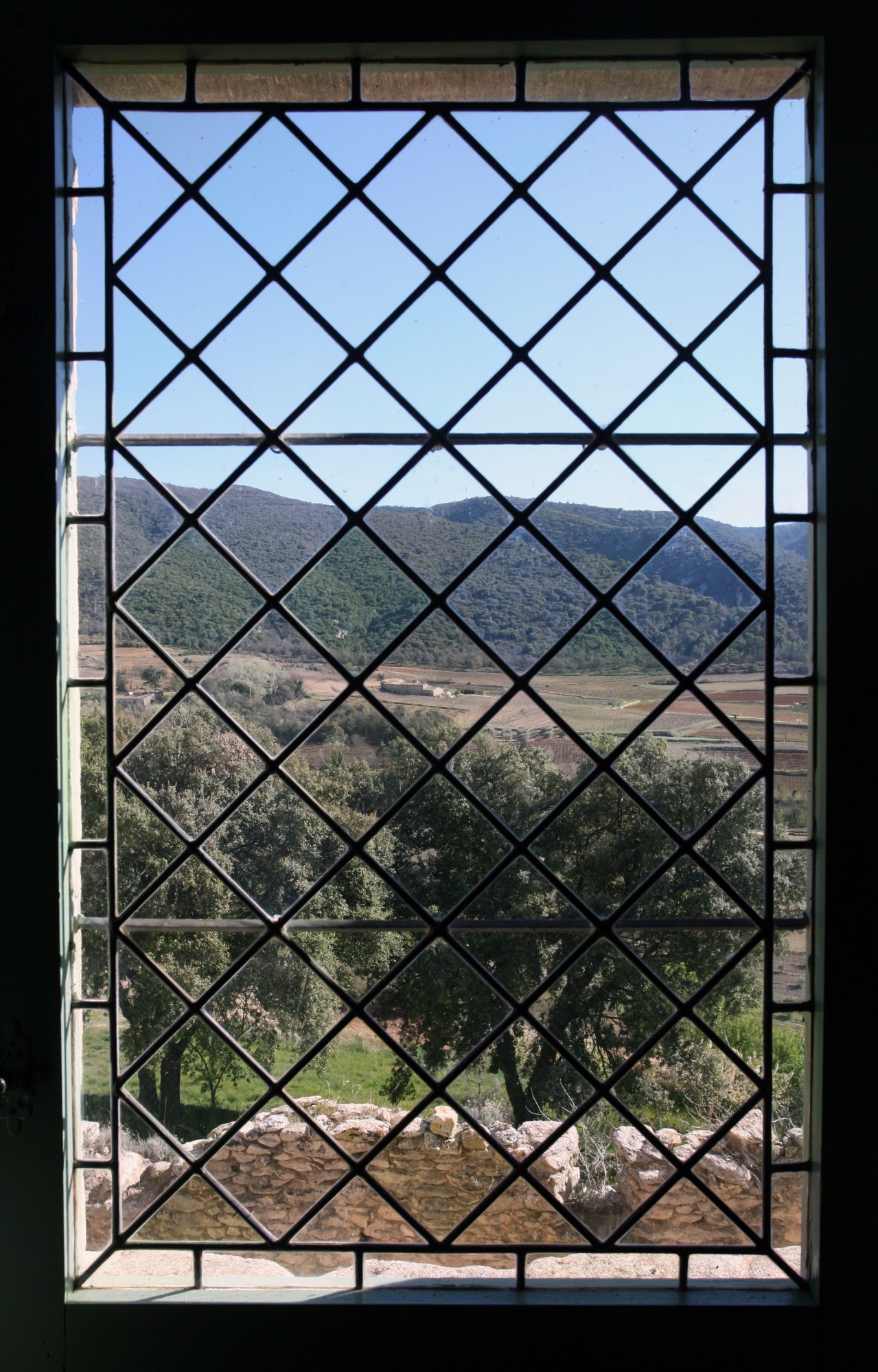 Vue de puis la salle capitulaire, Abbaye Saint-Hilaire, Ménerbes, Vaucluse