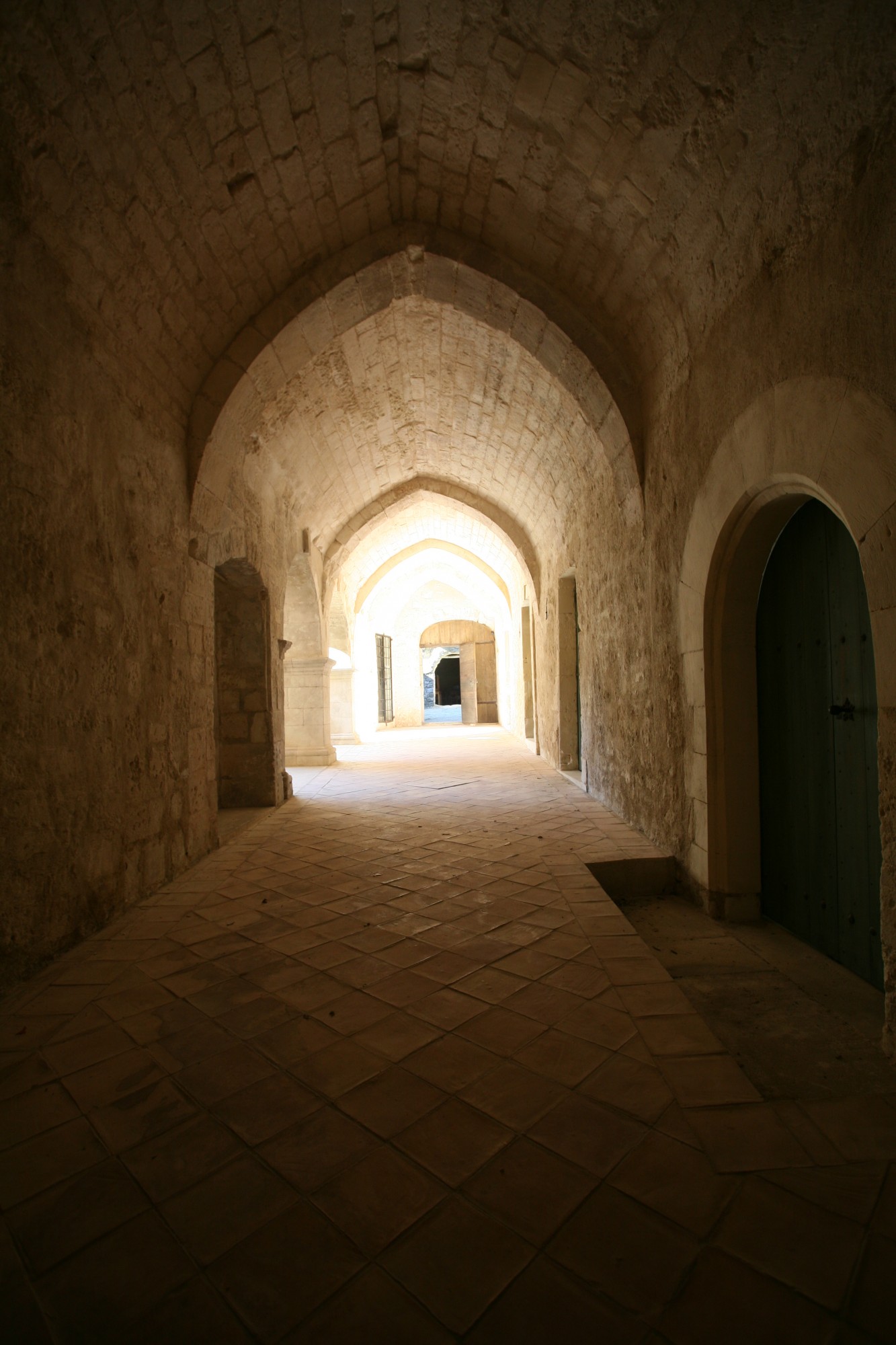 Abbaye Saint-Hilaire en Luberon, entre Lacoste et Ménerbes