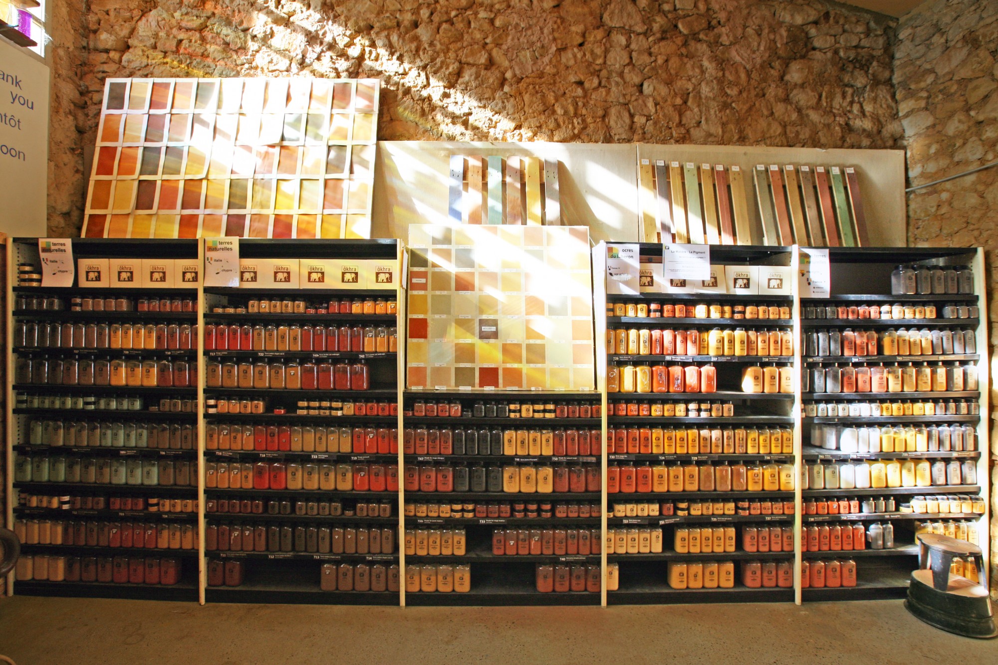 Les ocres de la boutique Okhra