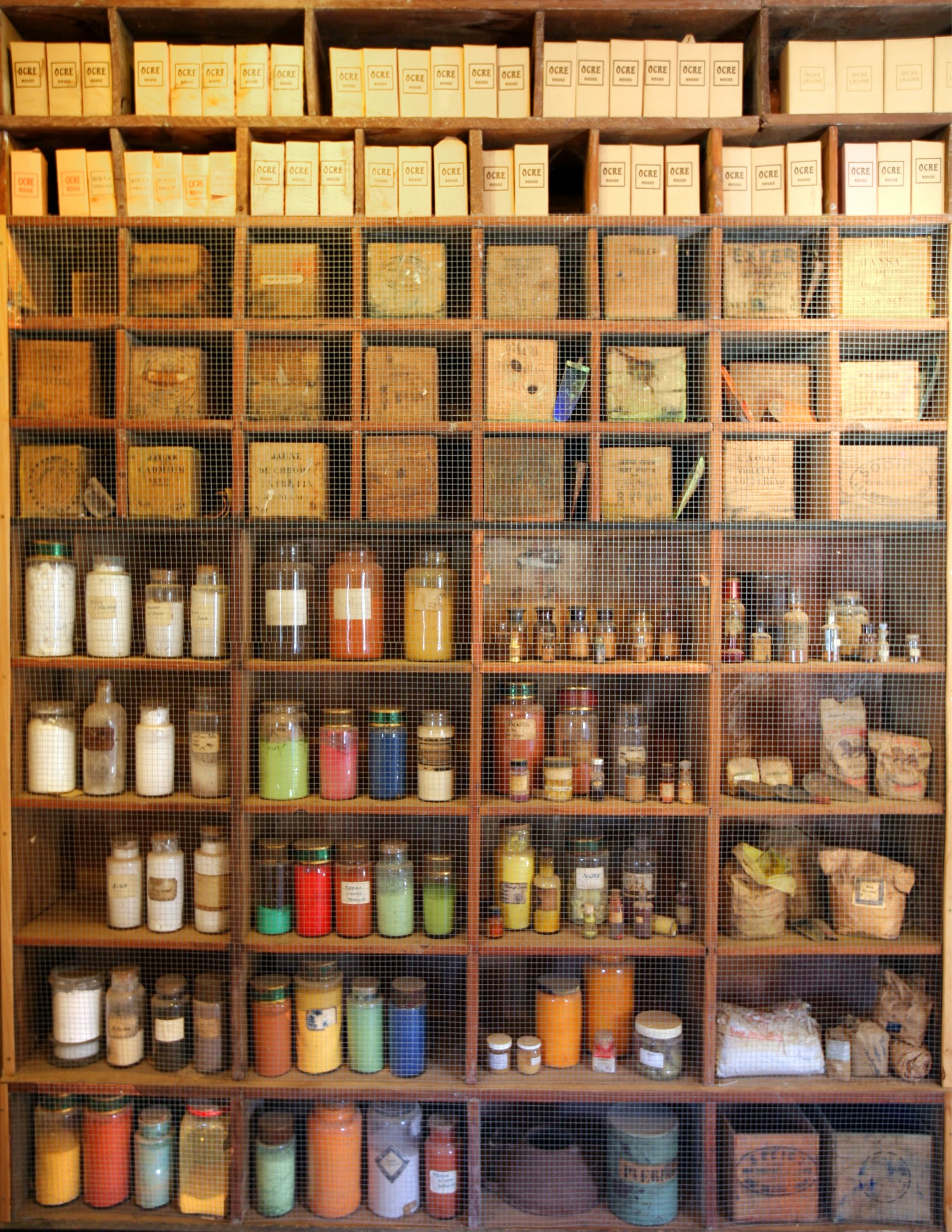 Le Conservatoire des ocres et pigments appliqués de Roussillon en Luberon