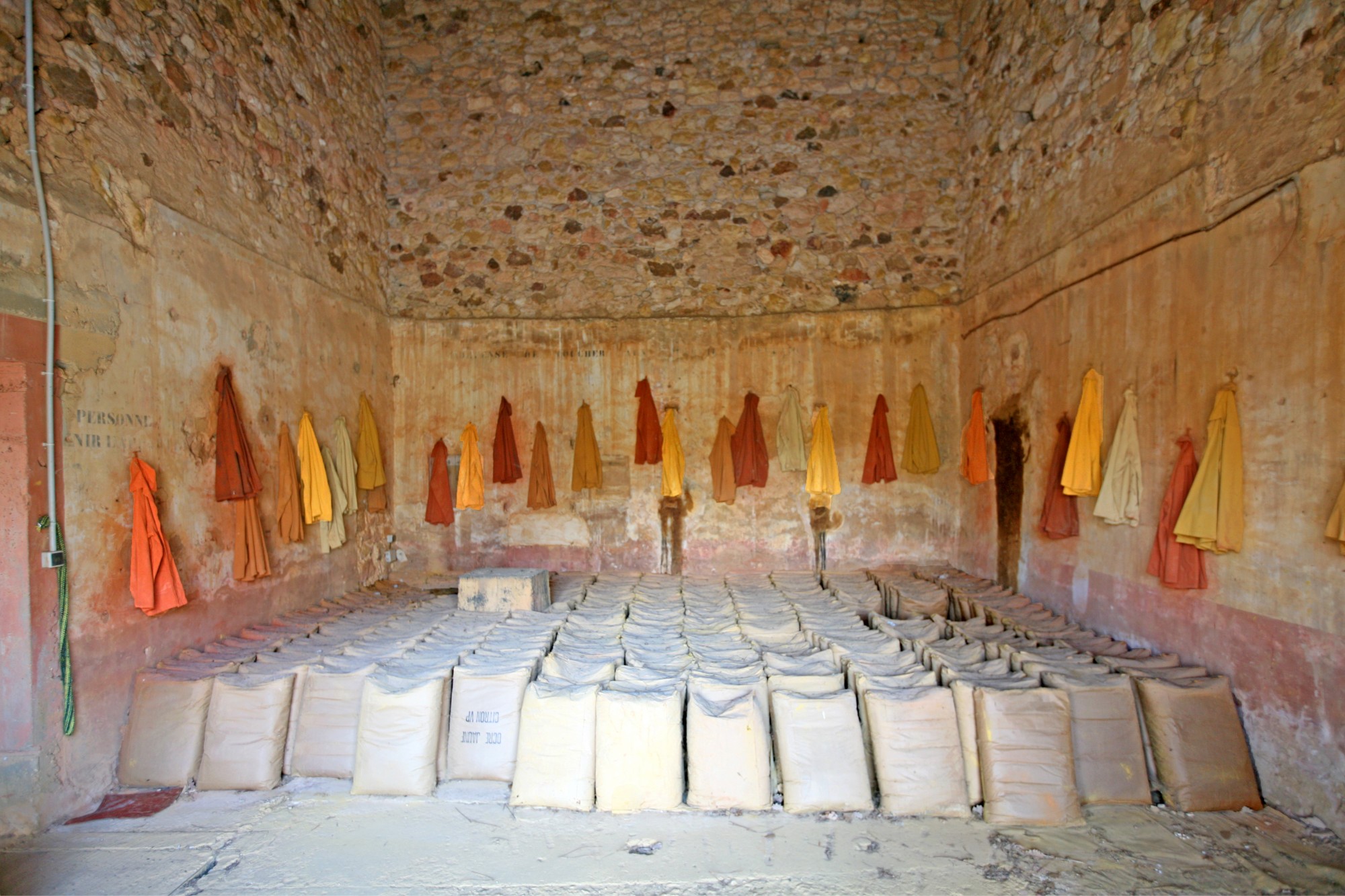 Le Conservatoire des ocres et pigments appliqués de Roussillon en Luberon