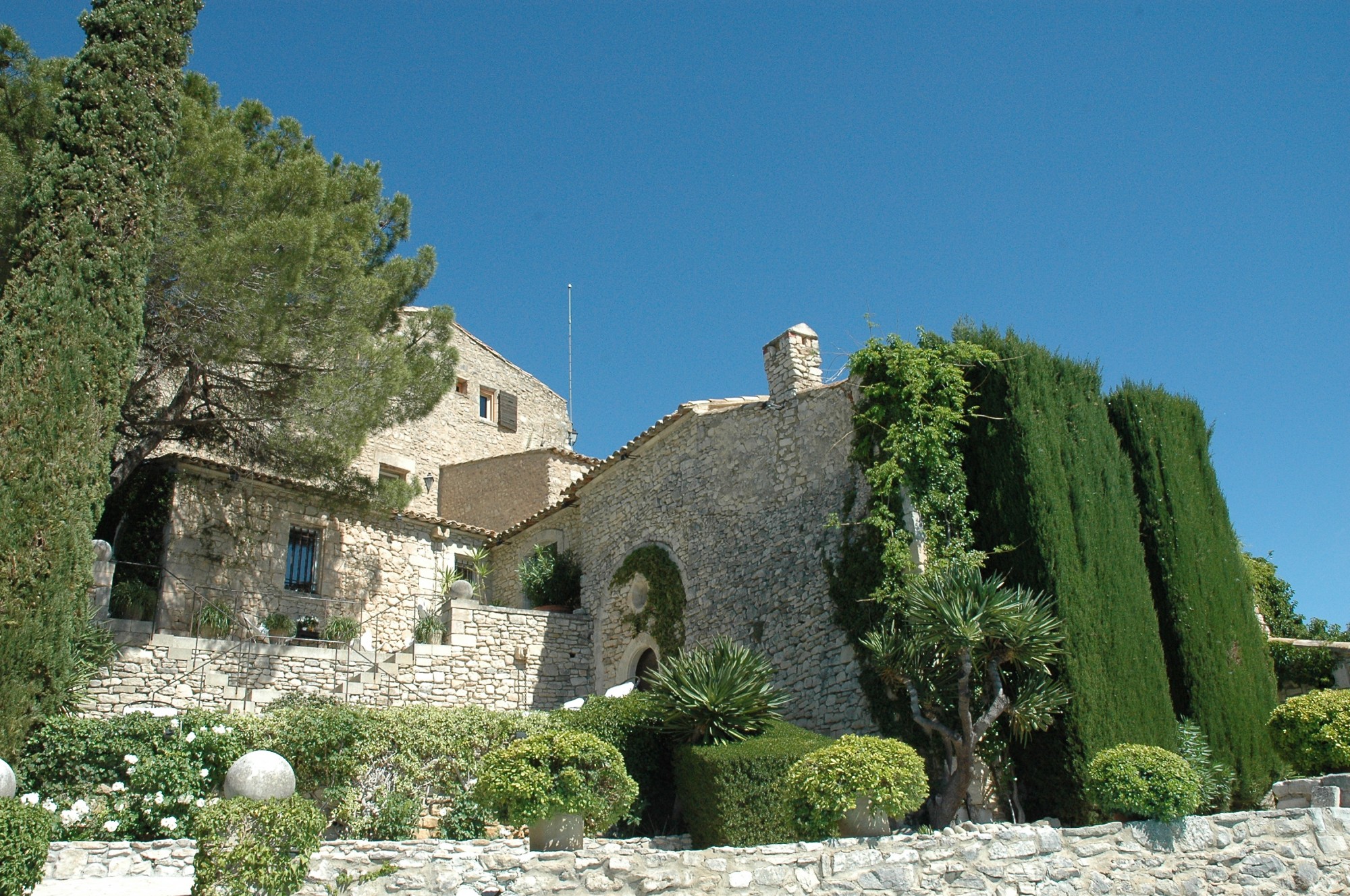 Visite et découverte du Luberon : La commanderie templière de Joucas
