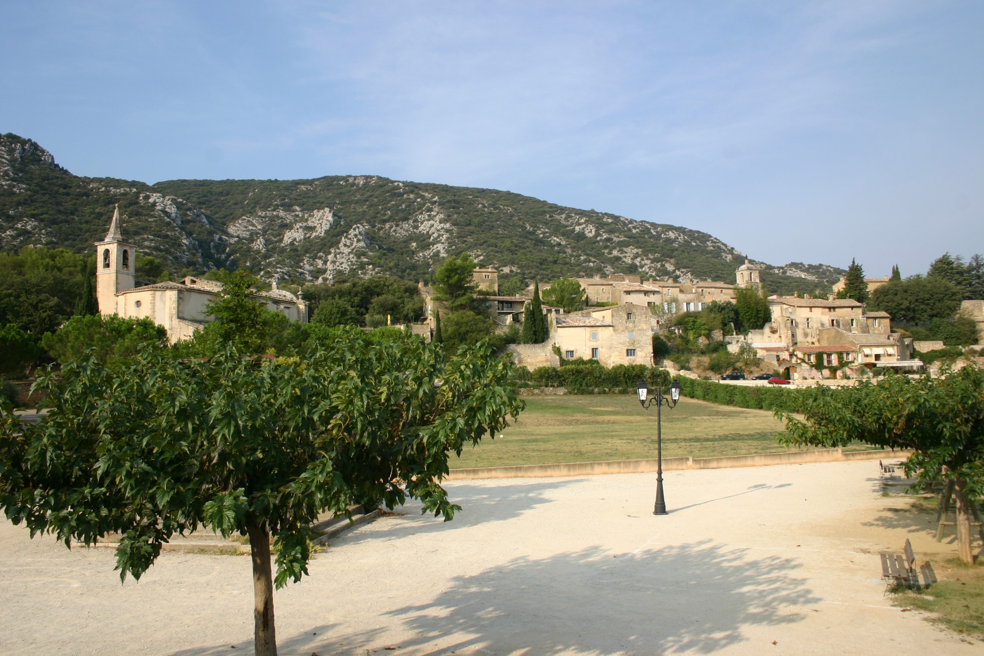 Maubec, un village au pied du Luberon entre Robion et Oppède