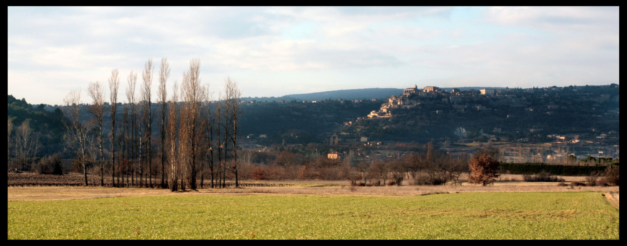 Le sol du territoire de Gordes descendant vers la plaine du Calavon