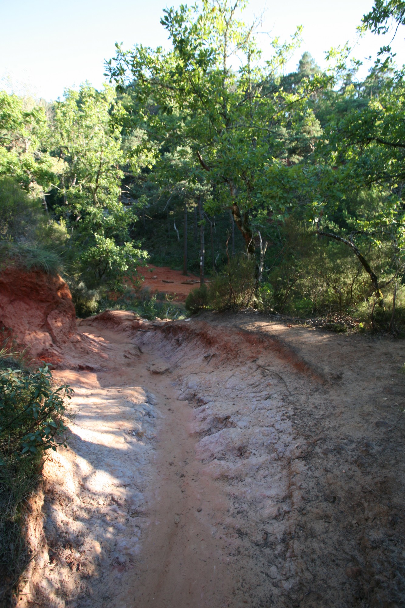 Lieu à découvrir Rustrel en Luberon, ses ocres et son Colorado provençal