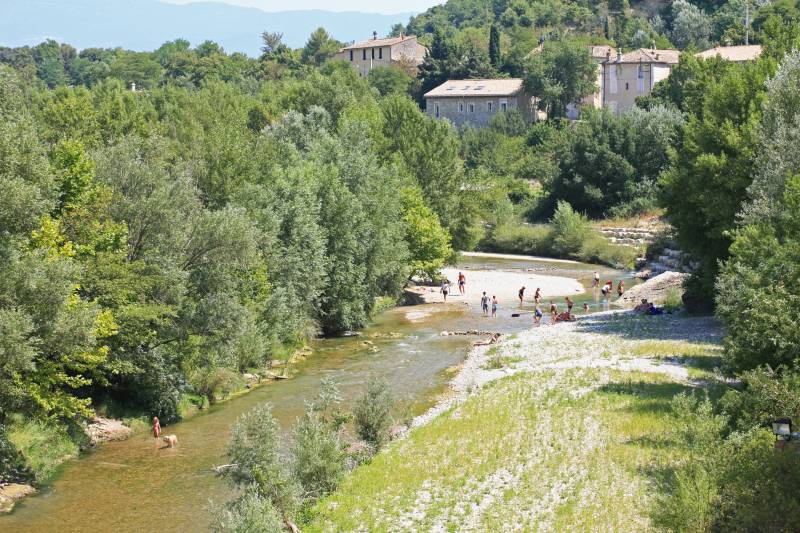 Vaison-la-Romaine, entre patrimoine millénaire, art de vivre et douceur provençale, cette petite ville du nord Vaucluse devenue tendance