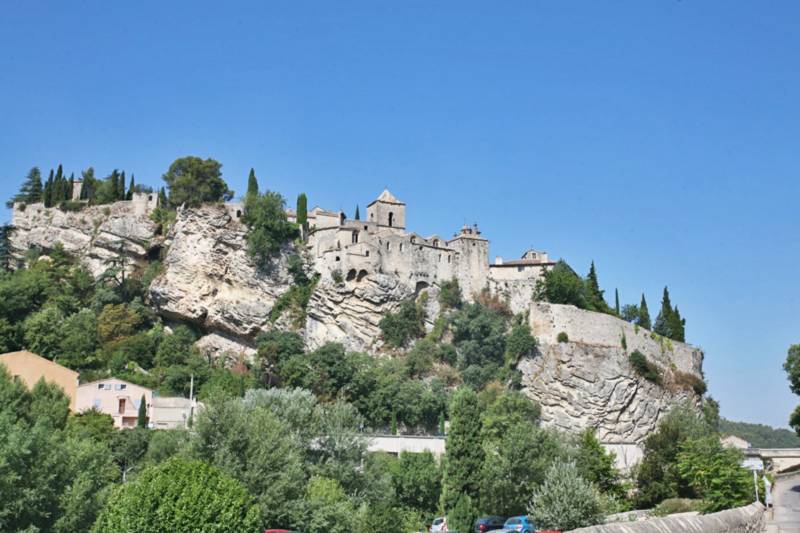 Vieille ville haute Vaison la Romaine