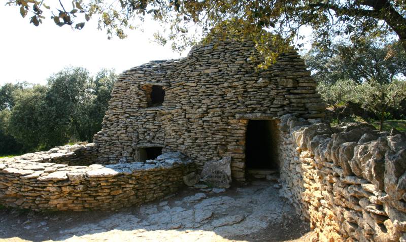 Les murs en pierres sèches sont-ils condamnés à la ruine ?