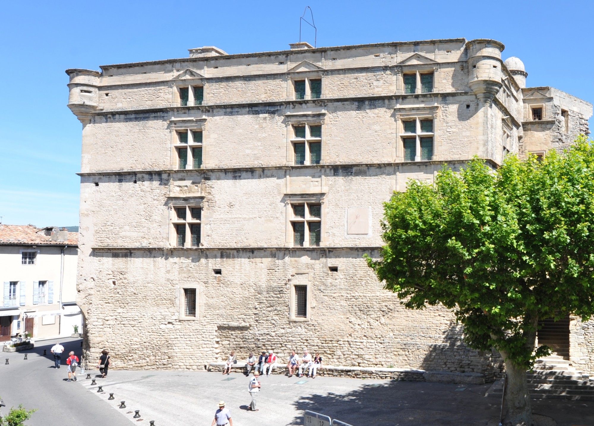 MultipliCITE, une exposition triptyque de 2016 entre Gordes, Avignon et Aix-en-Provence.