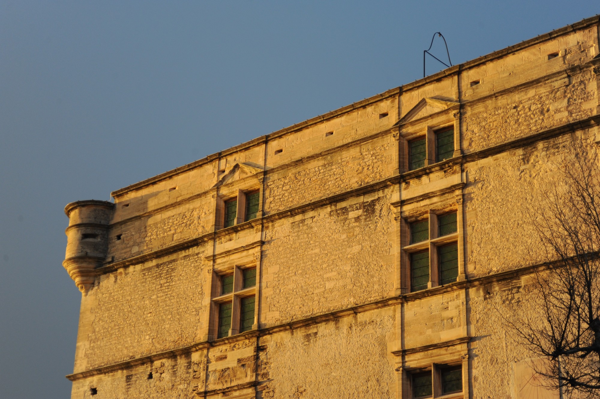 Coucher de soleil sur le chateau de Gordes