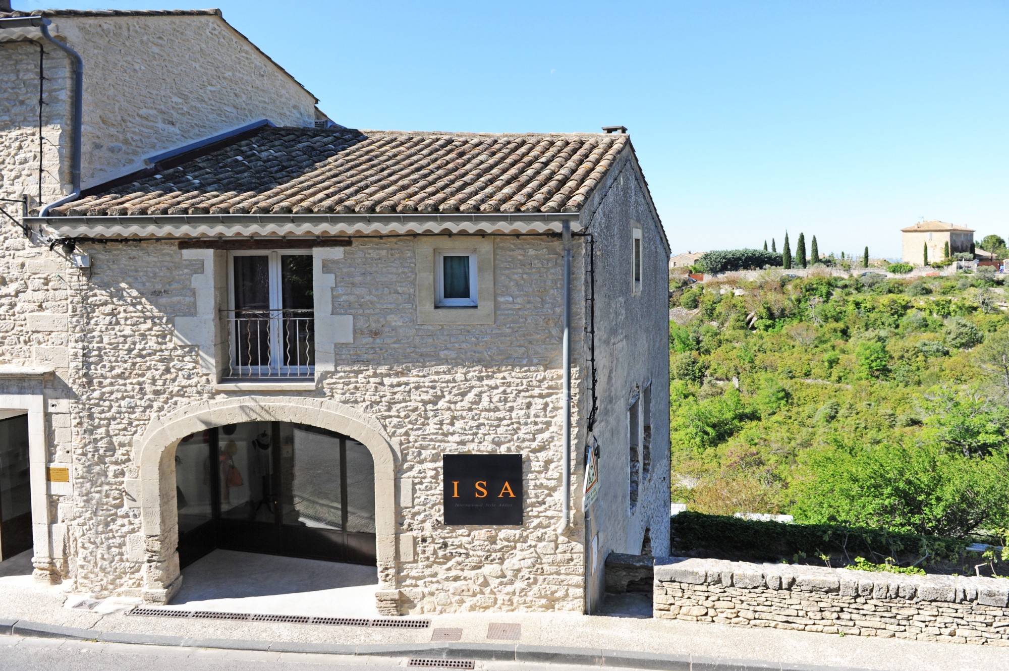 Façade en pierres boutique ISA Gordes