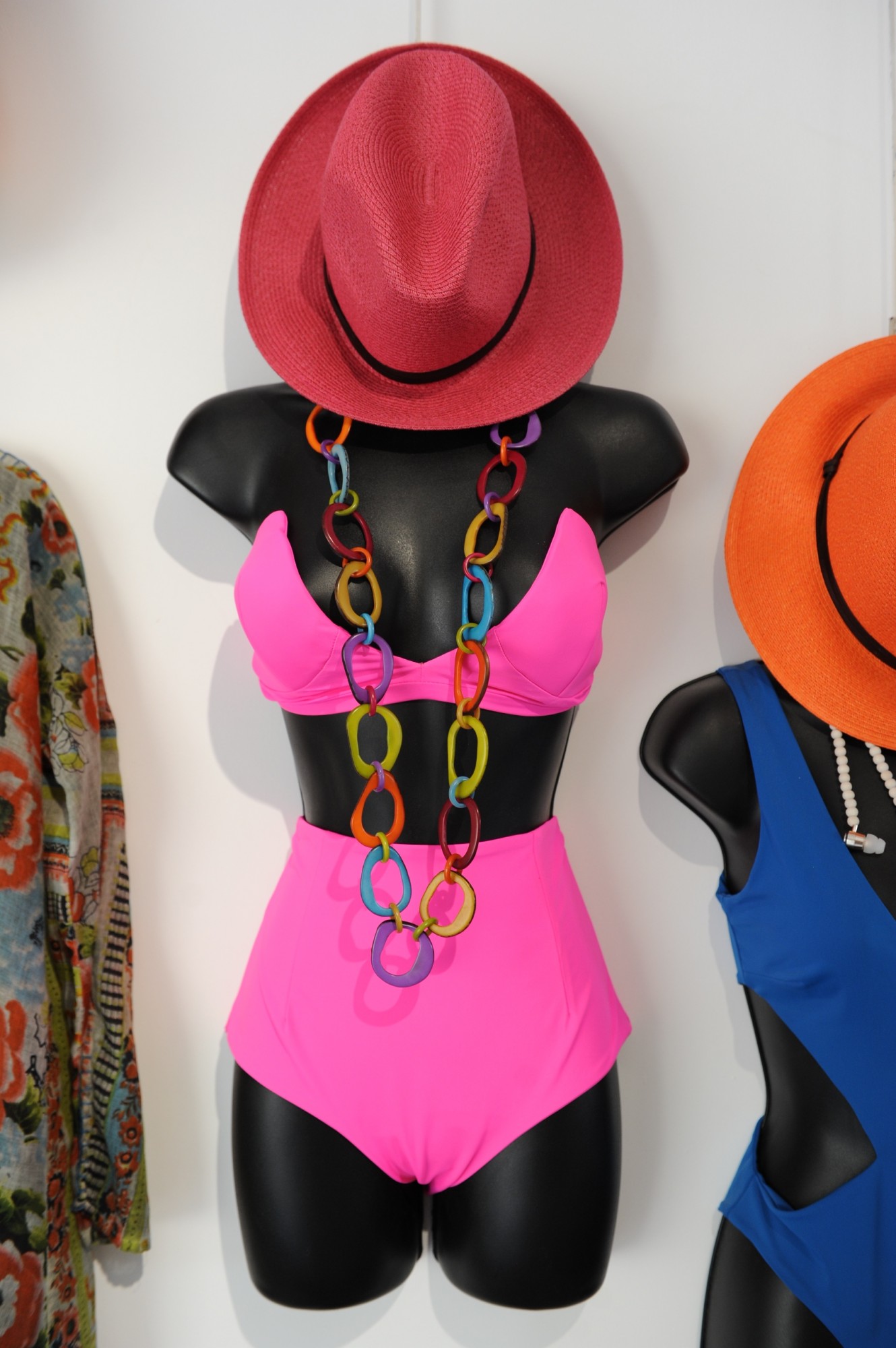 Maillots de bains pour bronzer à travers