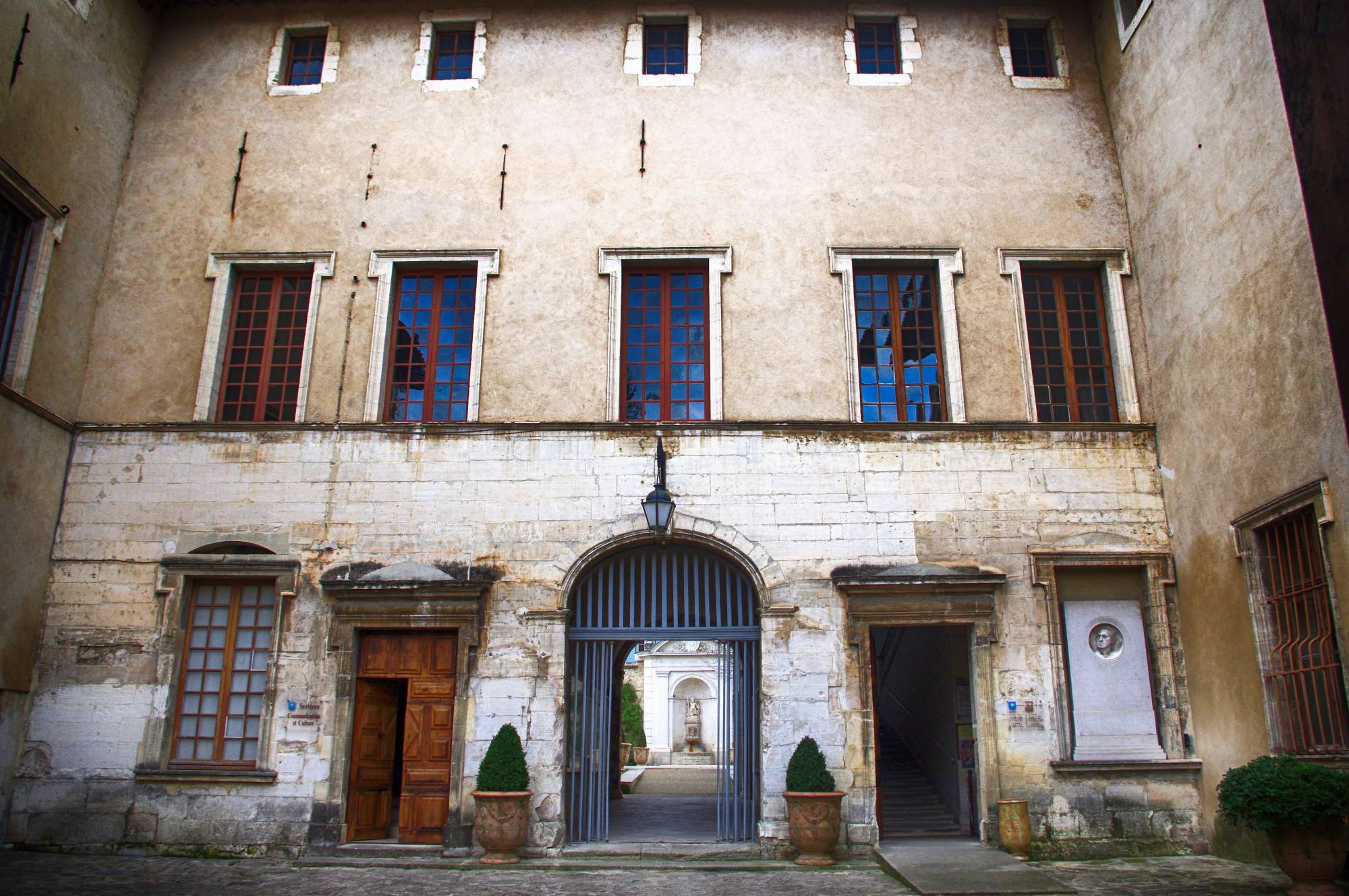 Pernes-les-Fontaines, un riche patrimoine