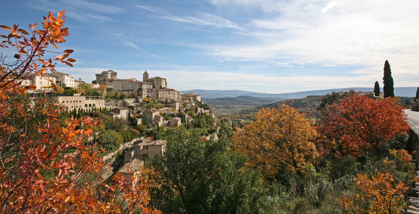 L'art de vivre en Provence, entre traditions, soleil et savoir-faire.