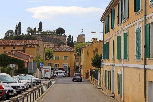 Notre zone d'activité pour ce service Organiser un road trip de 7 à 10 jours en Provence : étapes clés, visites incontournables et expériences locales à ne pas manquer