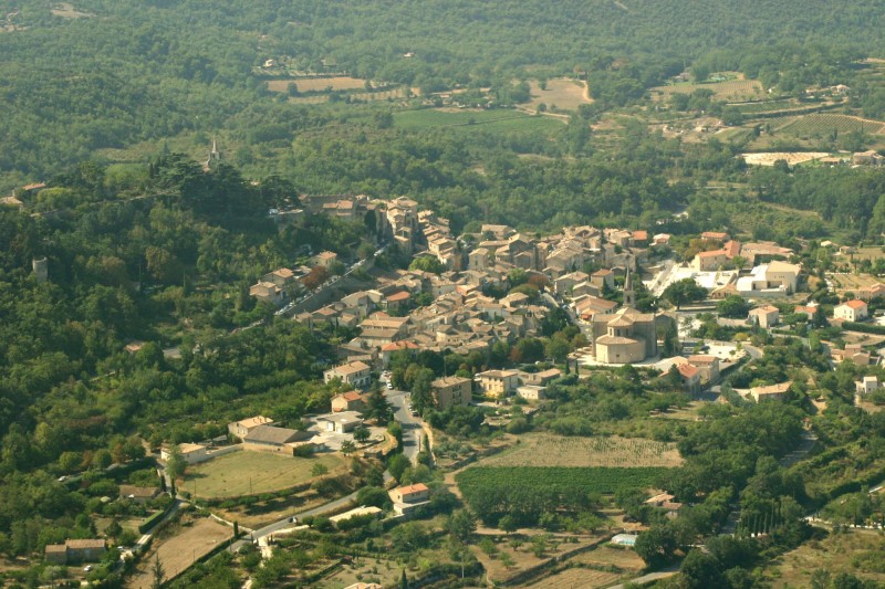 Notre zone d'activité pour ce service Liste des villages provençaux à ne pas manquer avec leurs ruelles pittoresques, leurs marchés typiques et leurs panoramas exceptionnels
