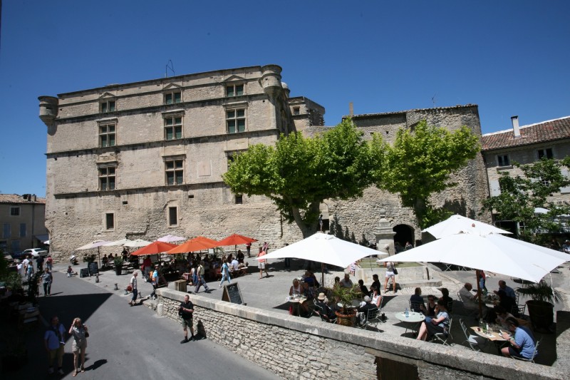 Notre zone d'activité pour ce service Week-end à Pertuis dans le Vaucluse : découvrez l'art de vivre en Provence avec nos meilleures adresses